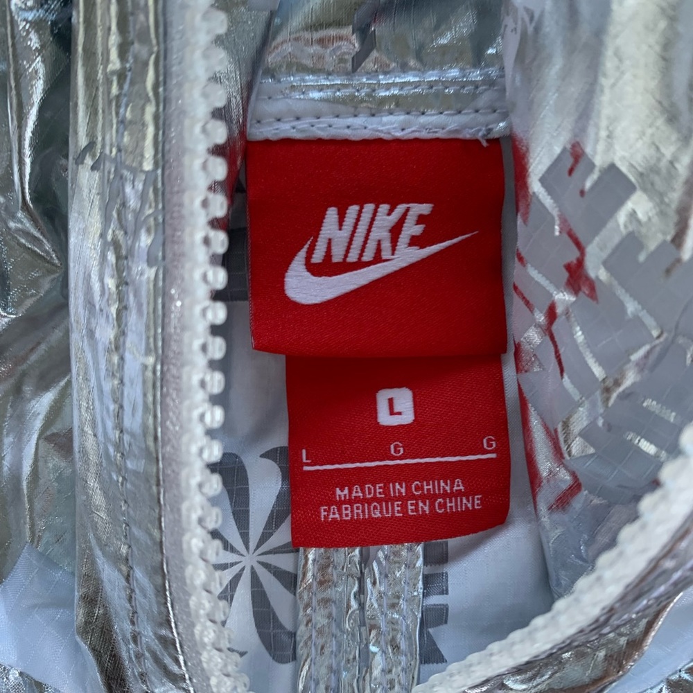 🚫SOLD🚫 NIKE'S METALLIC SILVER LOGO JACKET women L nwt - Picture 8 of 9
